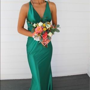 JOVANI GREEN DRESS!!💚💚